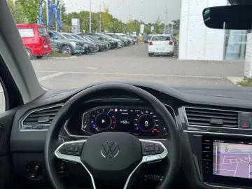 Tiguan Elegance 4Motion 2.0 TSI DSG Navi*AHK*Pan