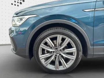 Tiguan Elegance 4Motion 2.0 TSI DSG Navi*AHK*Pan