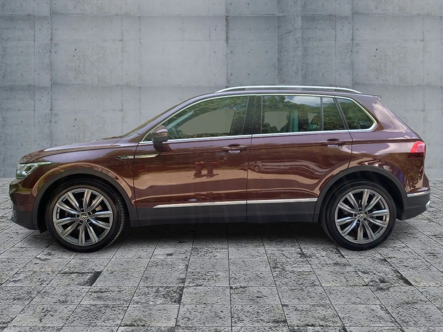 Tiguan 2.0 TDI 4M DSG ELEGANCE IQ+NAVI+AHK+PANO
