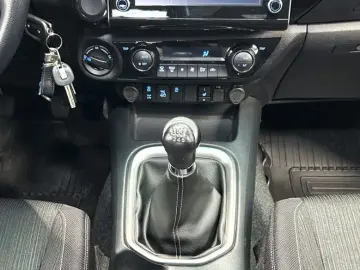Hilux 2.4 D-4D 4x4 °RFK°SHZ°DAB°AHK°Garantie°
