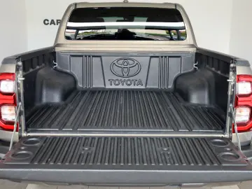 Hilux 2.8 D-4D Invincible,DOKA,ACC,WERKSGARANTIE