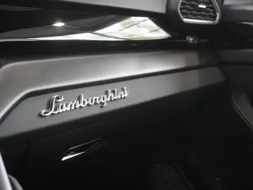 Urus  4.0 V8 Sport*PANO*SOFT*B&O*23