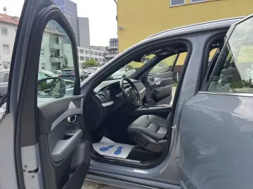 XC90 MomentumPro AWD 7-SITZ+PANO-SD+LEDER+KAMERA
