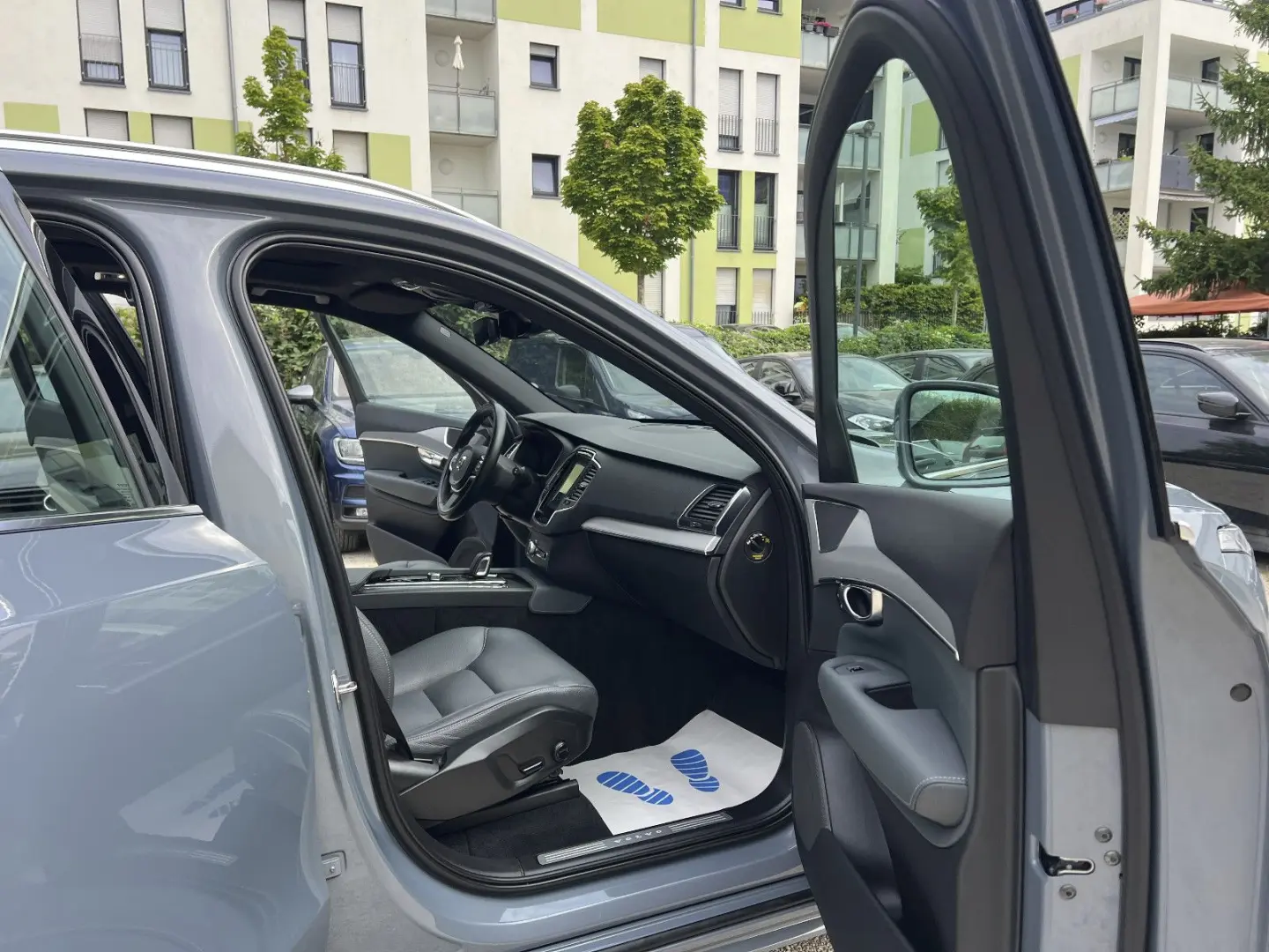 XC90 MomentumPro AWD 7-SITZ+PANO-SD+LEDER+KAMERA