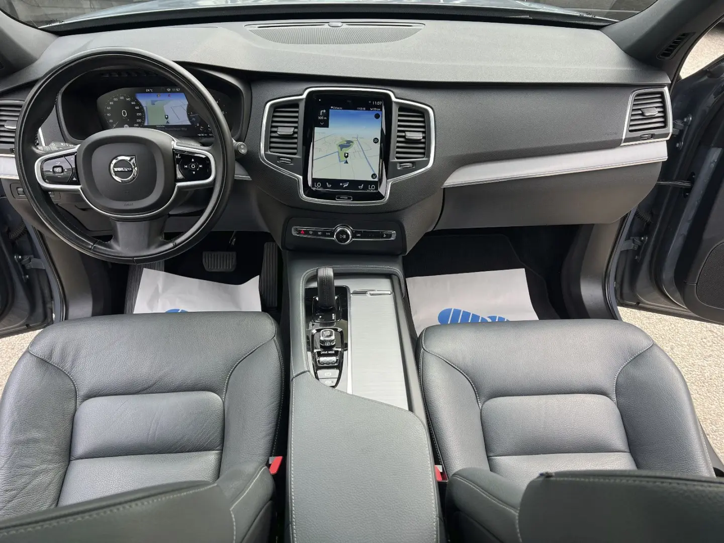 XC90 MomentumPro AWD 7-SITZ+PANO-SD+LEDER+KAMERA