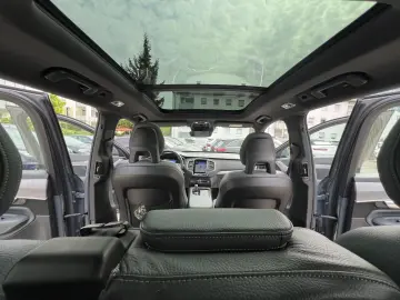 XC90 MomentumPro AWD 7-SITZ+PANO-SD+LEDER+KAMERA