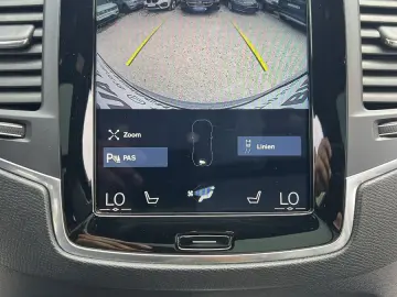 XC90 MomentumPro AWD 7-SITZ+PANO-SD+LEDER+KAMERA