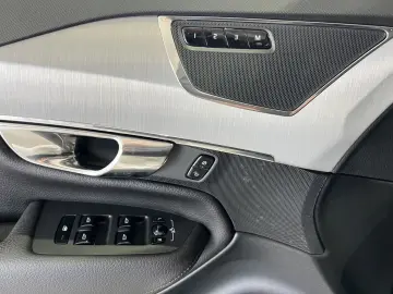 Volvo XC90 T8 R-Design Expression Recharge