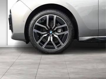 740d xDrive Limousine M Sport DA Prof. PA Prof. 