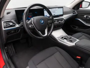 330e xD Kamera DAB CockPitPro AHK Komfort LED