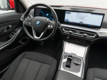 330e xD Kamera DAB CockPitPro AHK Komfort LED