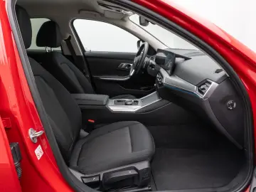 330e xD Kamera DAB CockPitPro AHK Komfort LED