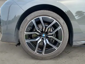 740d xDrive 30% UPE-Nachlass | SITZBELÜFTUNG