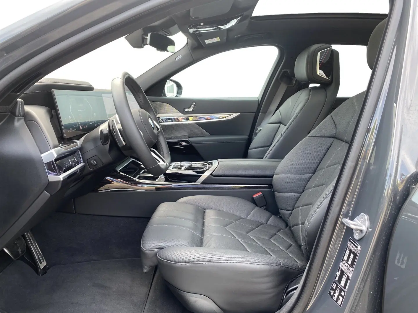 740d xDrive 30% UPE-Nachlass | SITZBELÜFTUNG