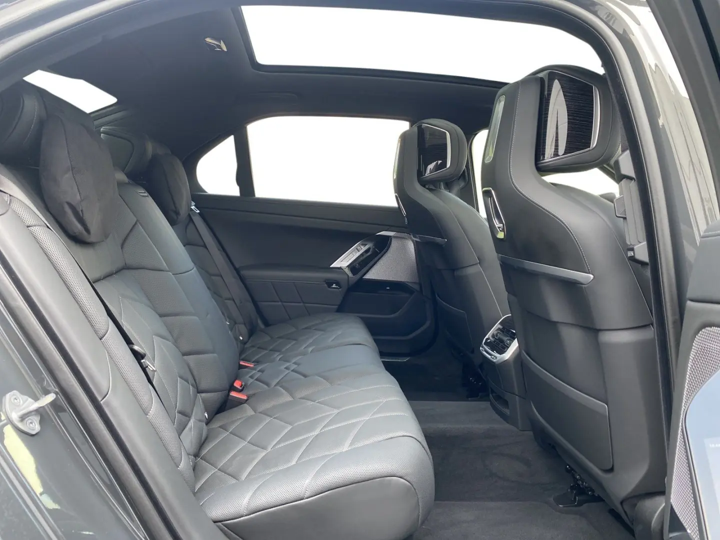 740d xDrive 30% UPE-Nachlass | SITZBELÜFTUNG