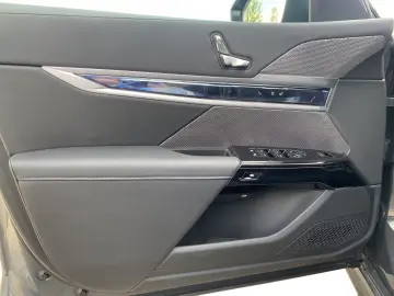 740d xDrive 30% UPE-Nachlass | SITZBELÜFTUNG