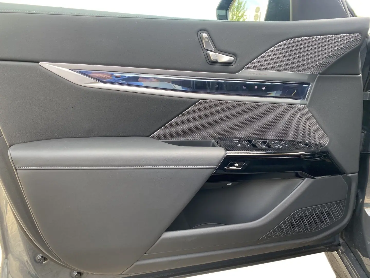 740d xDrive 30% UPE-Nachlass | SITZBELÜFTUNG