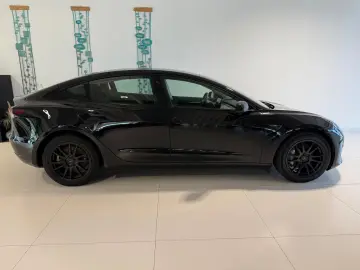 Model 3 Long Range Dual 79 kWh AWD Navigation...