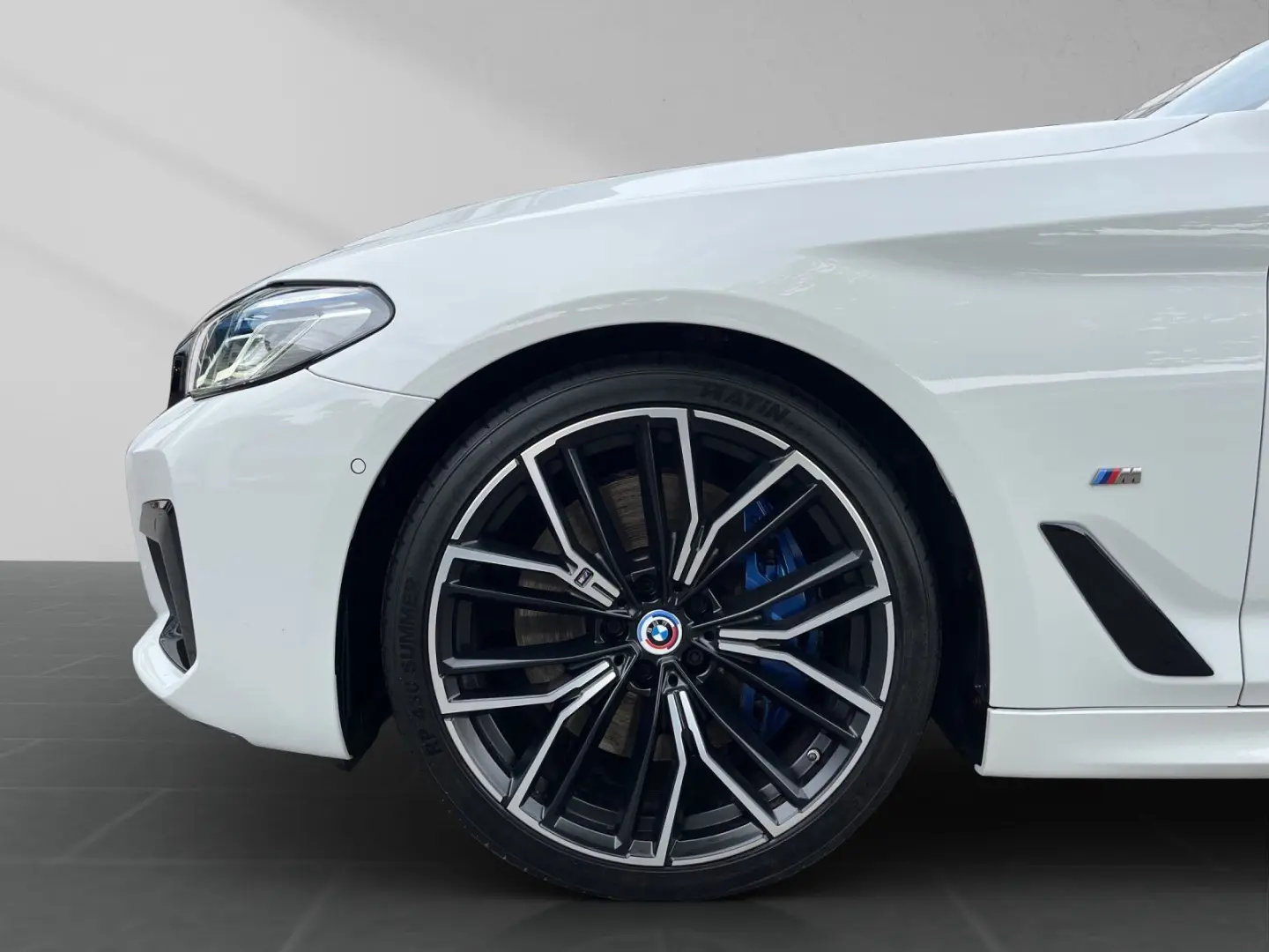 M550i xDrive Limousine 20