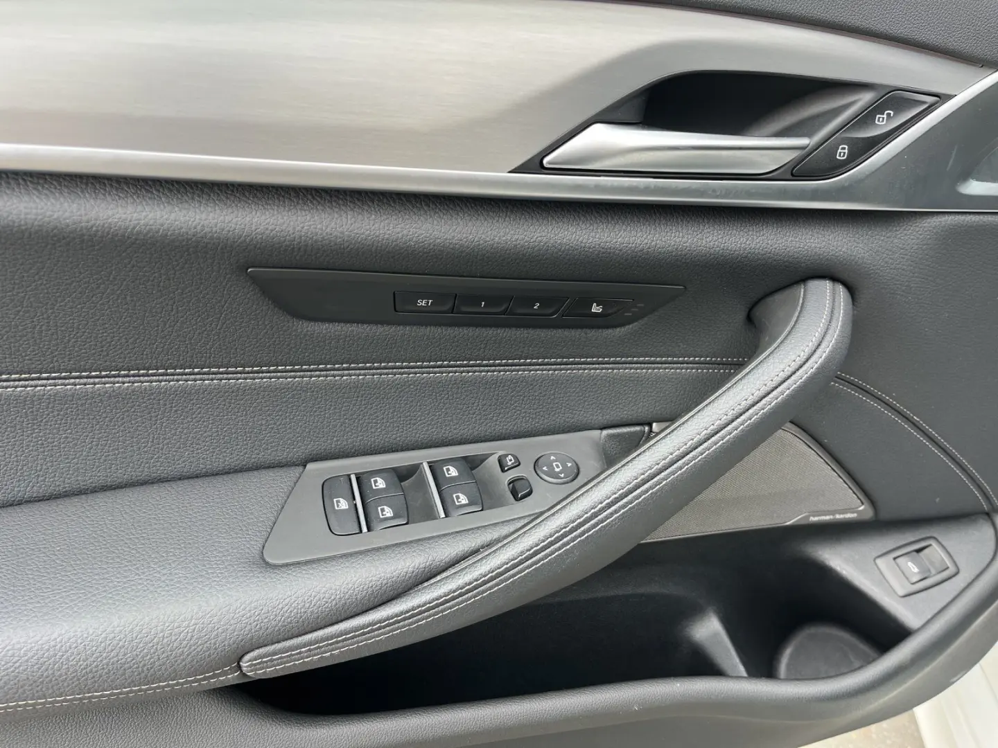 M550i xDrive Limousine 20