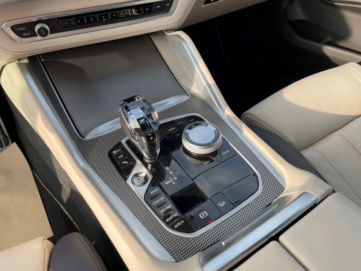 X6 xDrive40d M SPORT INTEGRAL DAP CRYSTAL ICONIC
