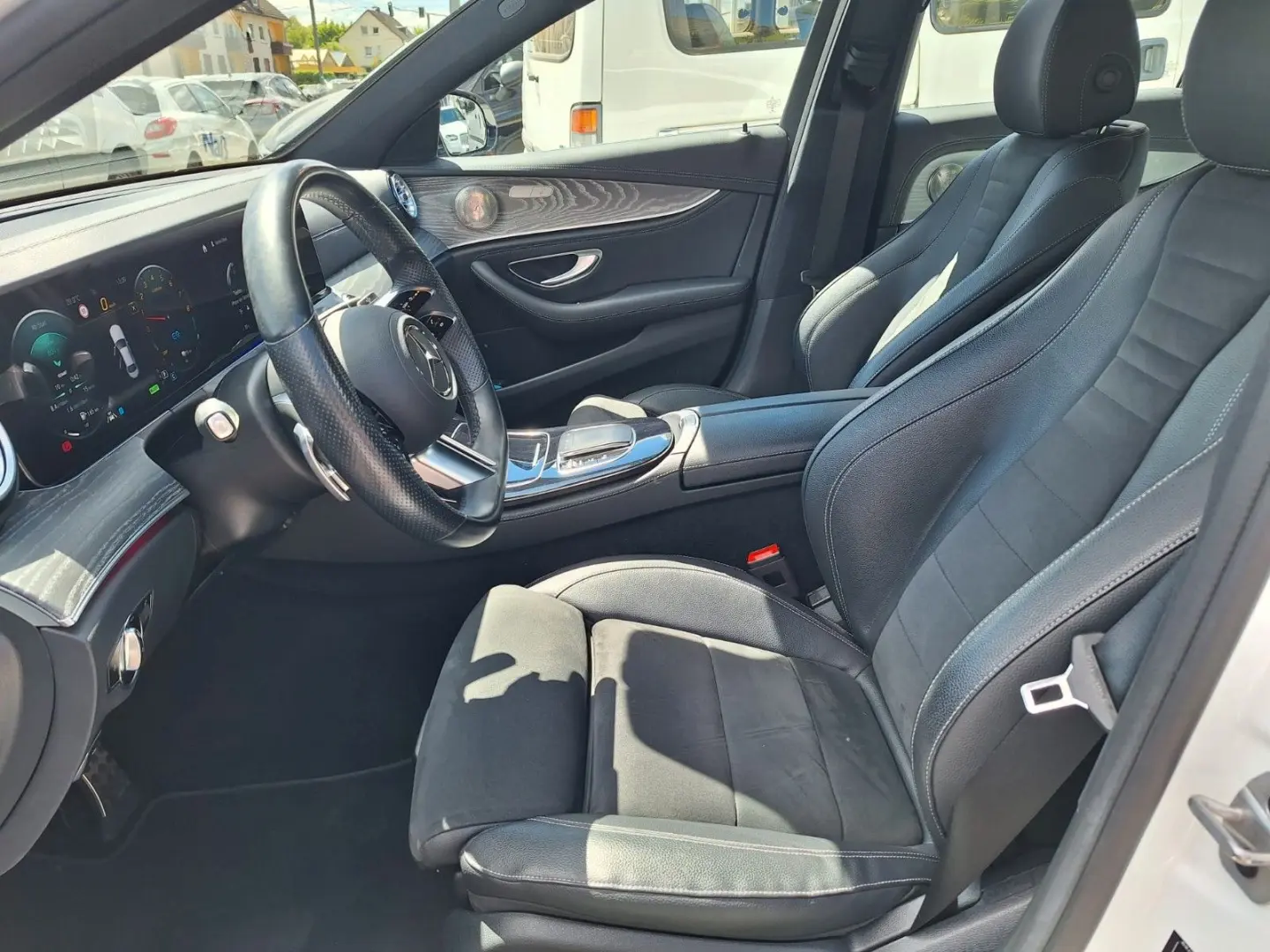 E 300e AMG Line *LED*SHZ*2 Jahre JS-Garantie*