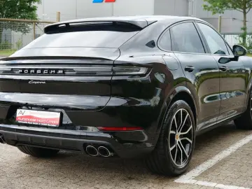 Cayenne Coupe*Pano*Head Up*360 Kamera*HD Matrix