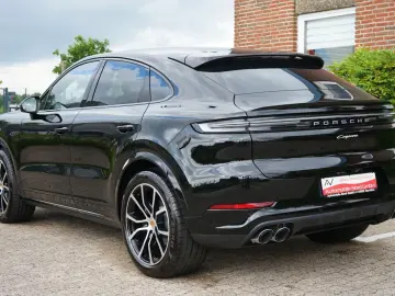 Cayenne Coupe*Pano*Head Up*360 Kamera*HD Matrix