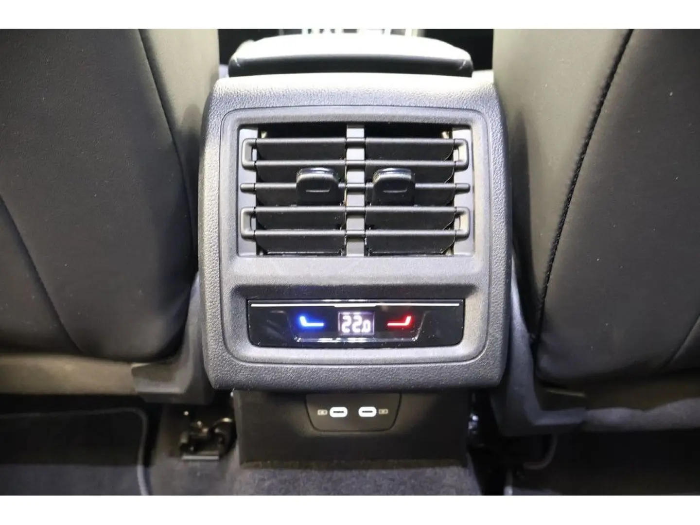 Golf Variant R-Line 2,0 l TDI Black Style/Matrix