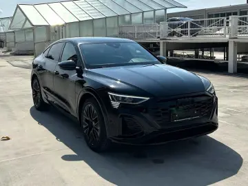 Q8 Sportback e-tron 55 quattro S line NP:113¤