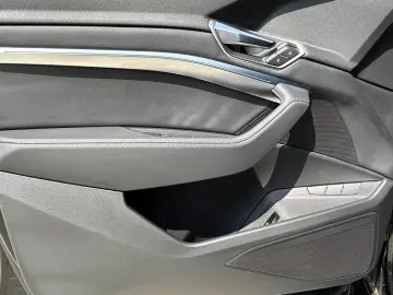 Q8 Sportback e-tron 55 quattro S line NP:113¤