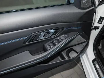 M340i xDrive MSportPro AHK ACC Schiebedach HeadU