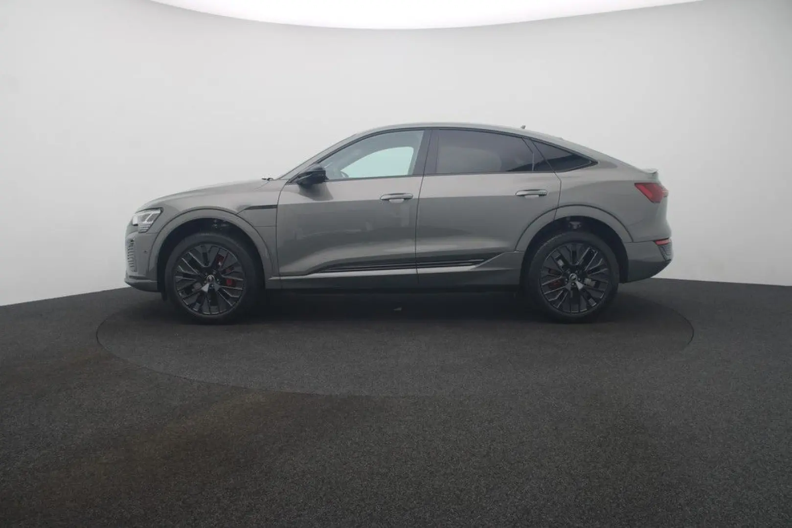 Q8 Sportback e-tron 50 quattro S line LED Navi
