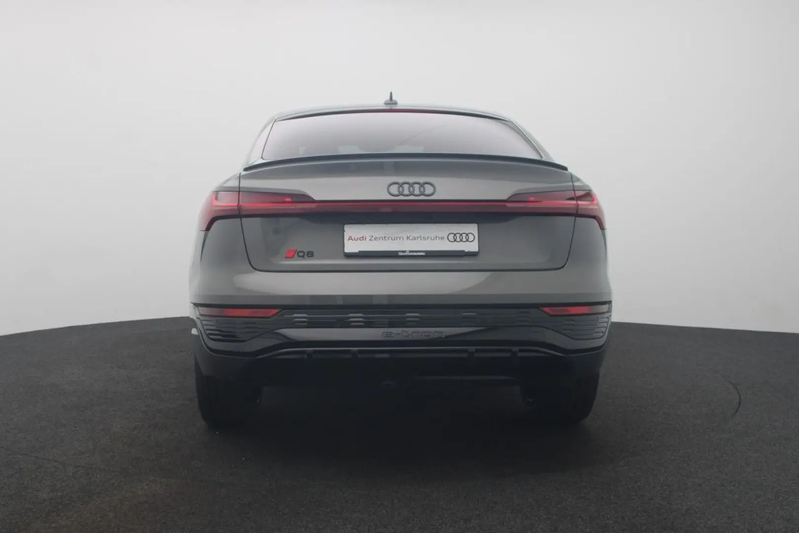 Q8 Sportback e-tron 50 quattro S line LED Navi