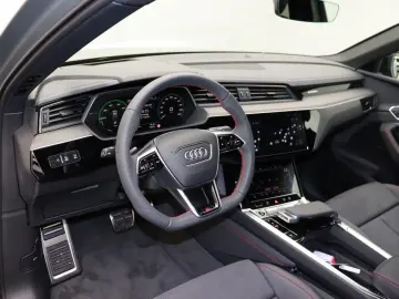Q8 Sportback e-tron 50 quattro S line LED Navi