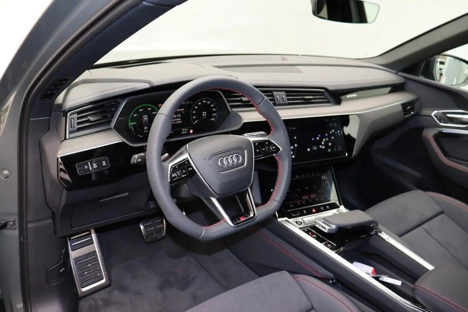 Q8 Sportback e-tron 50 quattro S line LED Navi