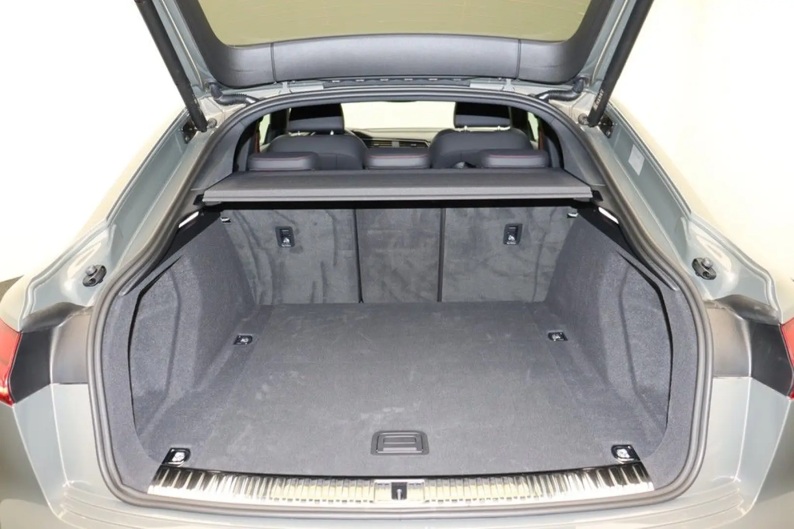 Q8 Sportback e-tron 50 quattro S line LED Navi