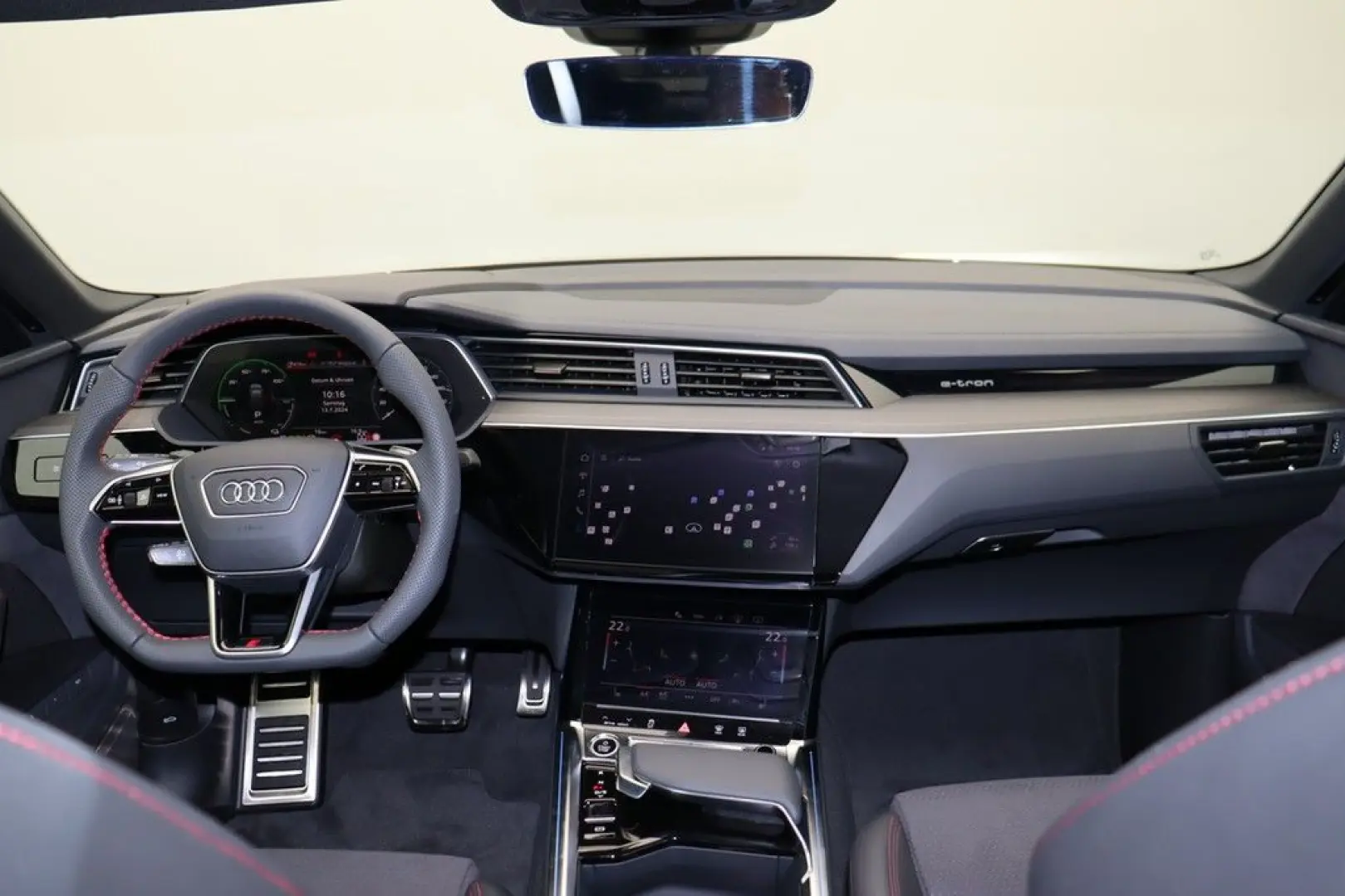 Q8 Sportback e-tron 50 quattro S line LED Navi