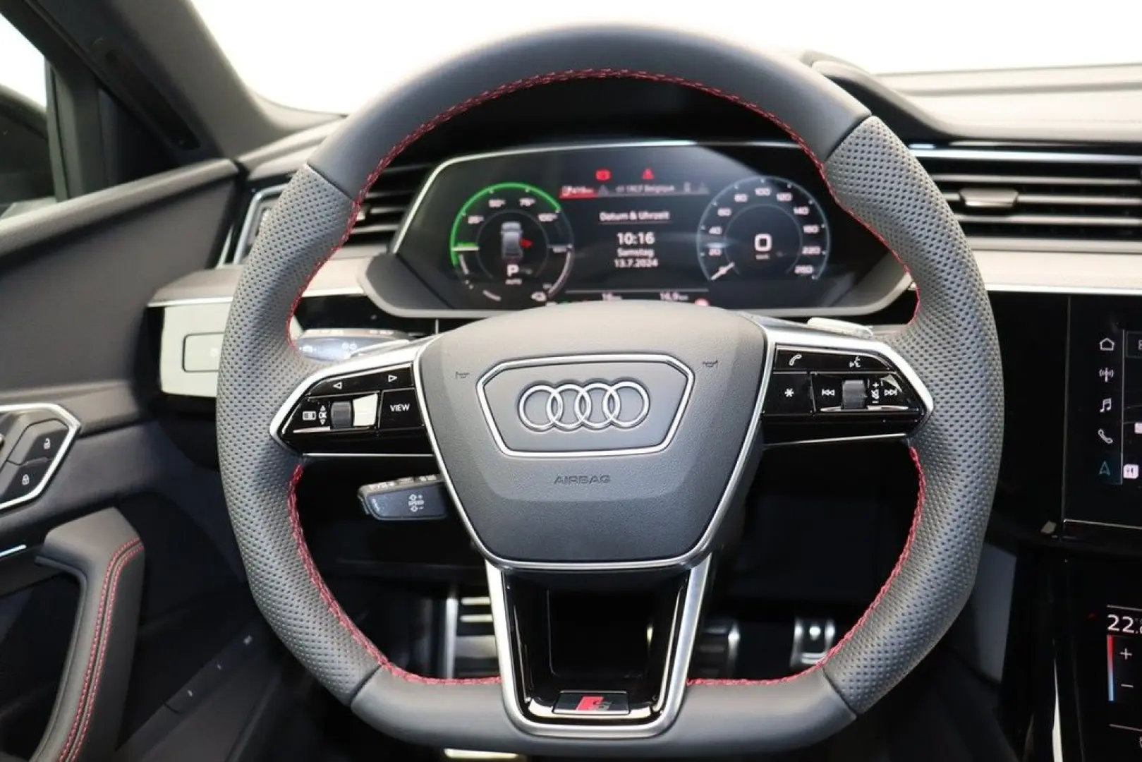Q8 Sportback e-tron 50 quattro S line LED Navi