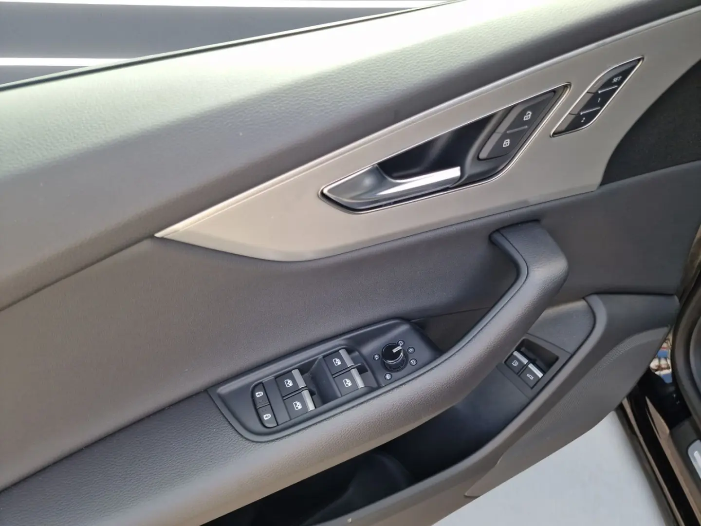 Q8 55 TFSI e qu MATRIX Luft AHK ACC HuD 21