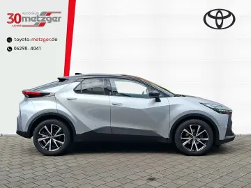 C-HR Hybrid Team D +Smartphone-Integration +Kame