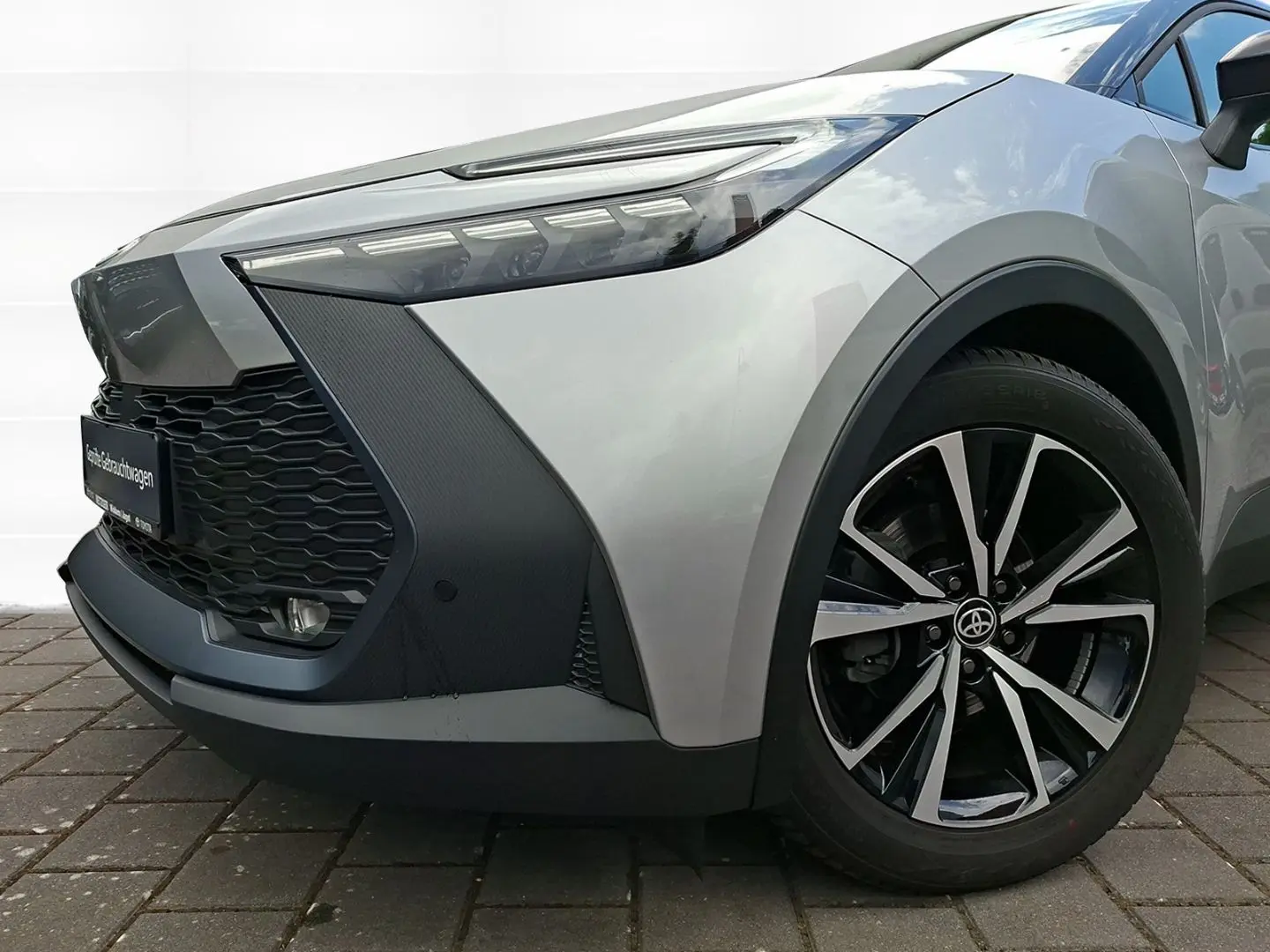 C-HR Hybrid Team D +Smartphone-Integration +Kame