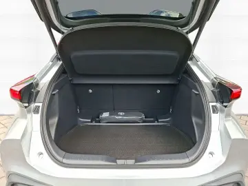 C-HR Hybrid Team D +Smartphone-Integration +Kame