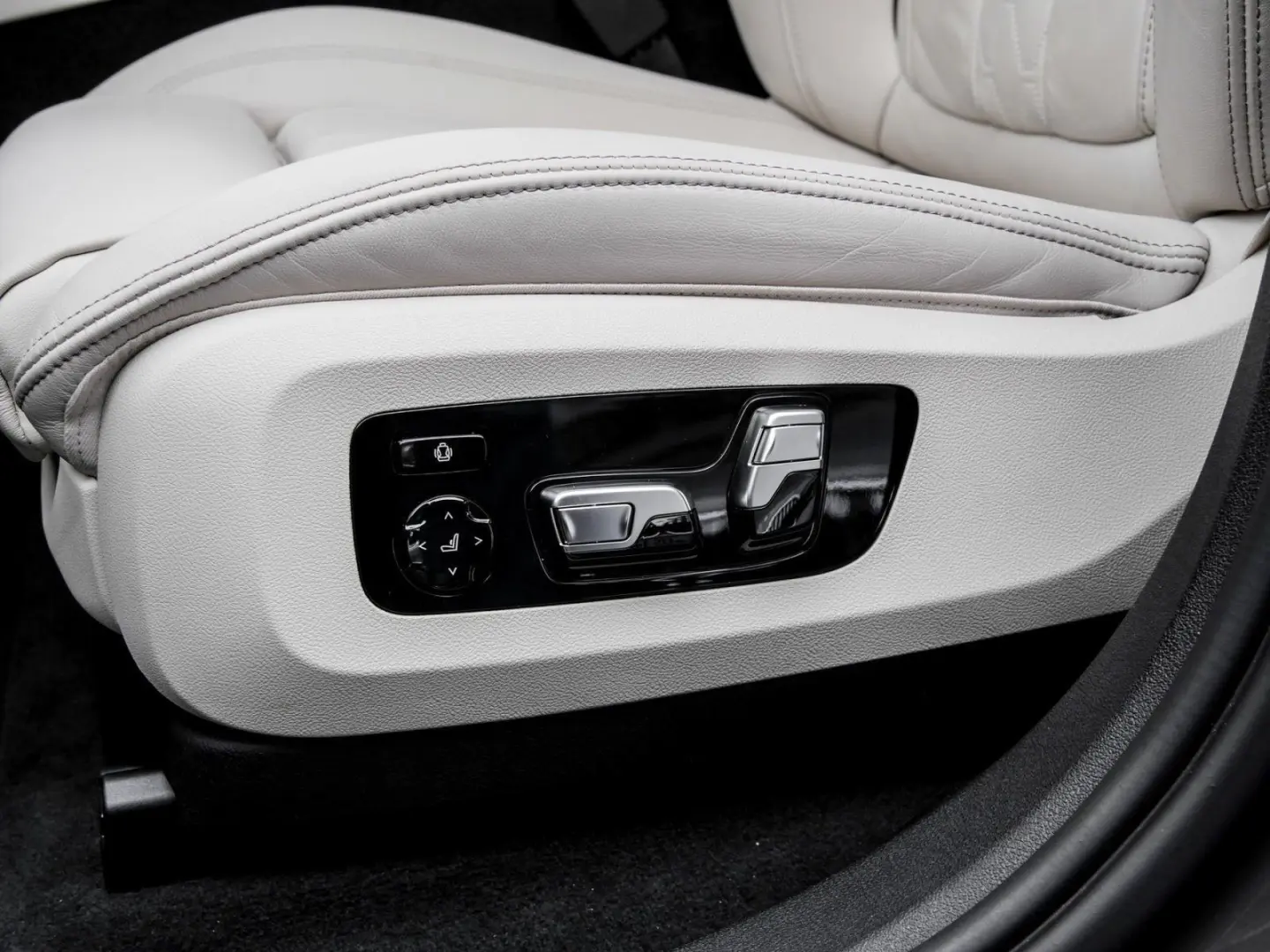 X6 xDrive40d LASER+AHK+PANO+DA PROF+360°+HuD