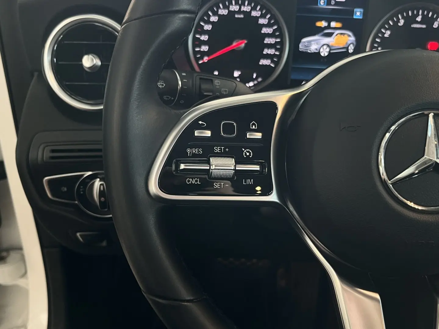 GLC 300 4Matic*ACC*SHZ*LED*Leder*Memory*Navi*AHK