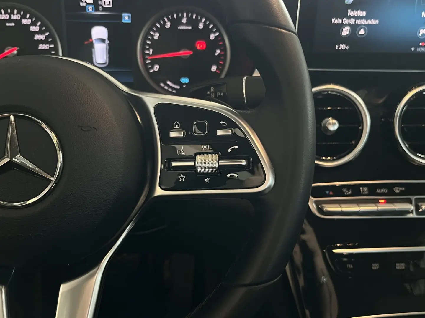 GLC 300 4Matic*ACC*SHZ*LED*Leder*Memory*Navi*AHK
