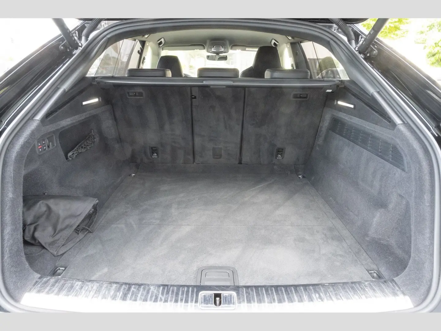 RSQ8 All Black/Dynamik+/Keramik/305km/h/RS-AGA/3