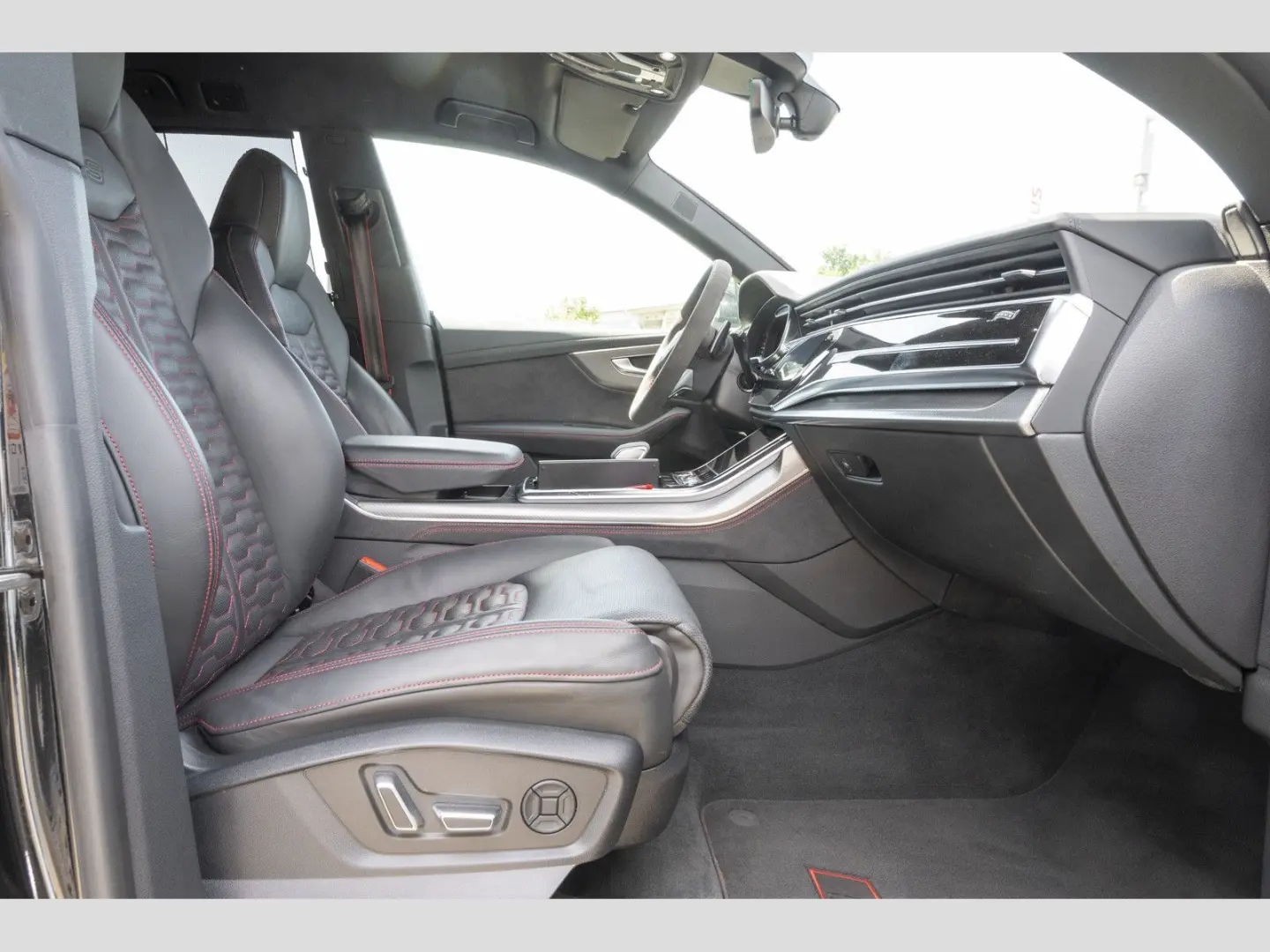 RSQ8 All Black/Dynamik+/Keramik/305km/h/RS-AGA/3