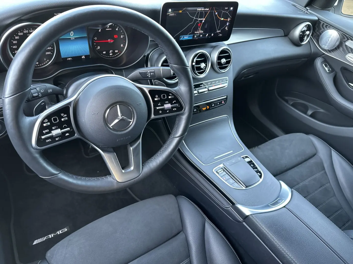 GLC 300d 4M AMG-Line NAV+LED+BURMESTER+360°+DAB