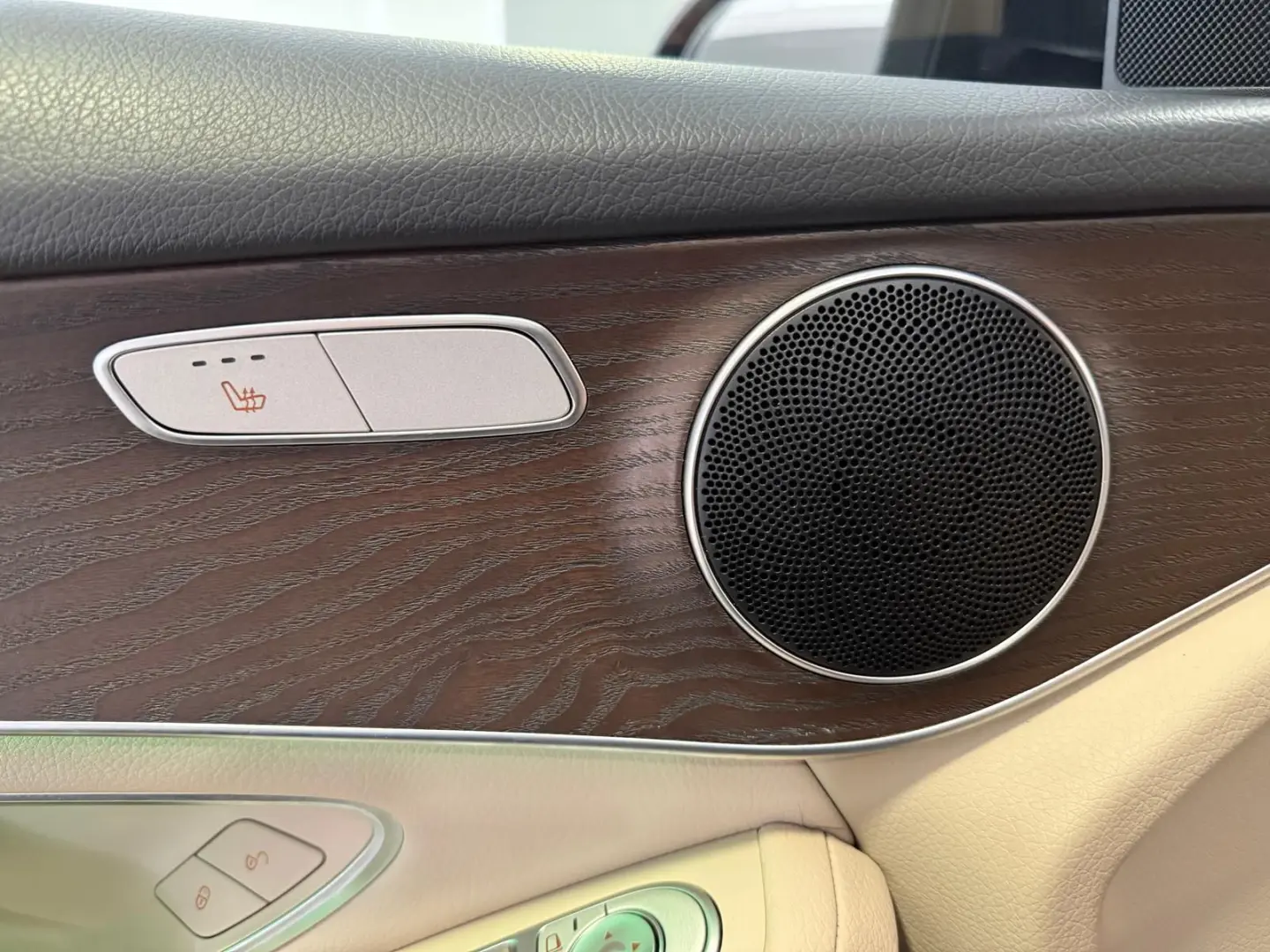 GLC 300 d 4M 9G *LEDER-BEIGE*KAM*LED*NAVI*DAB*